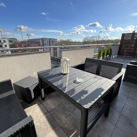 Apartament Z Tarasem Oraz Podziemnym Parkingiem Apartment Krakow Luaran gambar