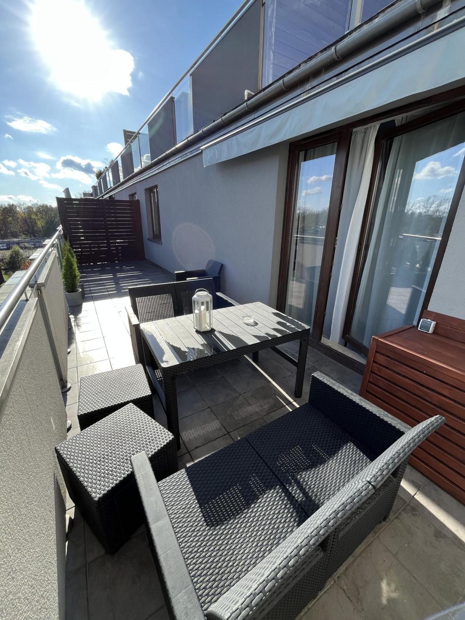 Apartament Z Tarasem Oraz Podziemnym Parkingiem Apartment Krakow Luaran gambar
